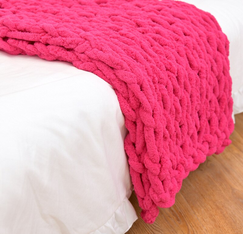 home & garden : Handgemaakte Chunky Gebreide Deken in Warm Roze van Pantino