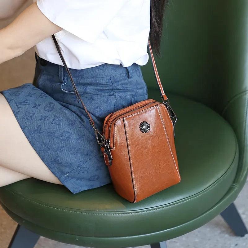 bags : LeatherBag™ - Tas voor mobiele telefoon in van Pantino