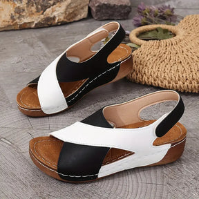 Luna | Minimalistische Scandinavische Sandalen - Perfect voor Dames die van Een Eenvoudig en Modebewust Design Houden - Zwart - Luna | Minimalistische Scandinavische Sandalen - Perfect voor Dames die van Een Eenvoudig en Modebewust Design Houden - € - Pantino