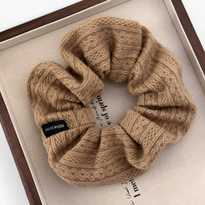 Jiyoo | Gebreide Wollen Scrunchie - ongeveer 11 cm - Jiyoo | Gebreide Wollen Scrunchie - €25 - Pantinoshop