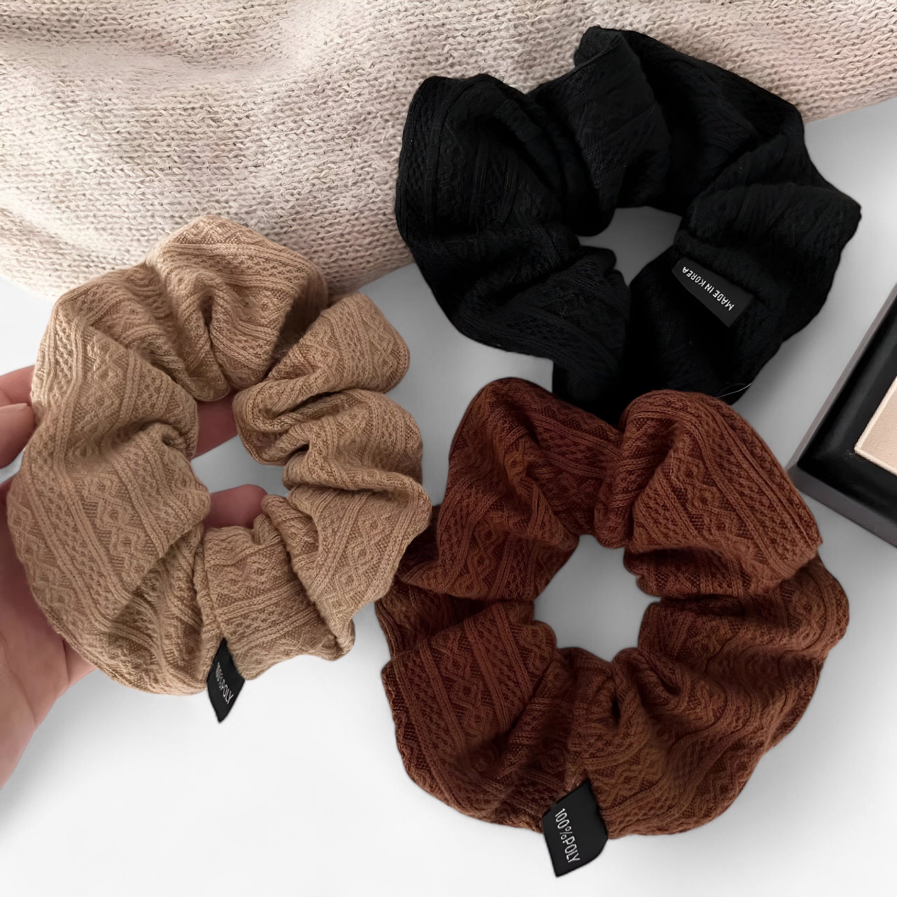 Jiyoo | Gebreide Wollen Scrunchie - - Jiyoo | Gebreide Wollen Scrunchie - €25 - Pantinoshop