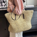 Bolso de mano beige - elegante de cuero