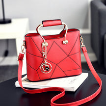 bags : Elegante Stijlvolle Sieradenset Dames - Goud Ketting Oorbellen in Red van Pantino