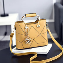 bags : Elegante Stijlvolle Sieradenset Dames - Goud Ketting Oorbellen in Yellow van Pantino