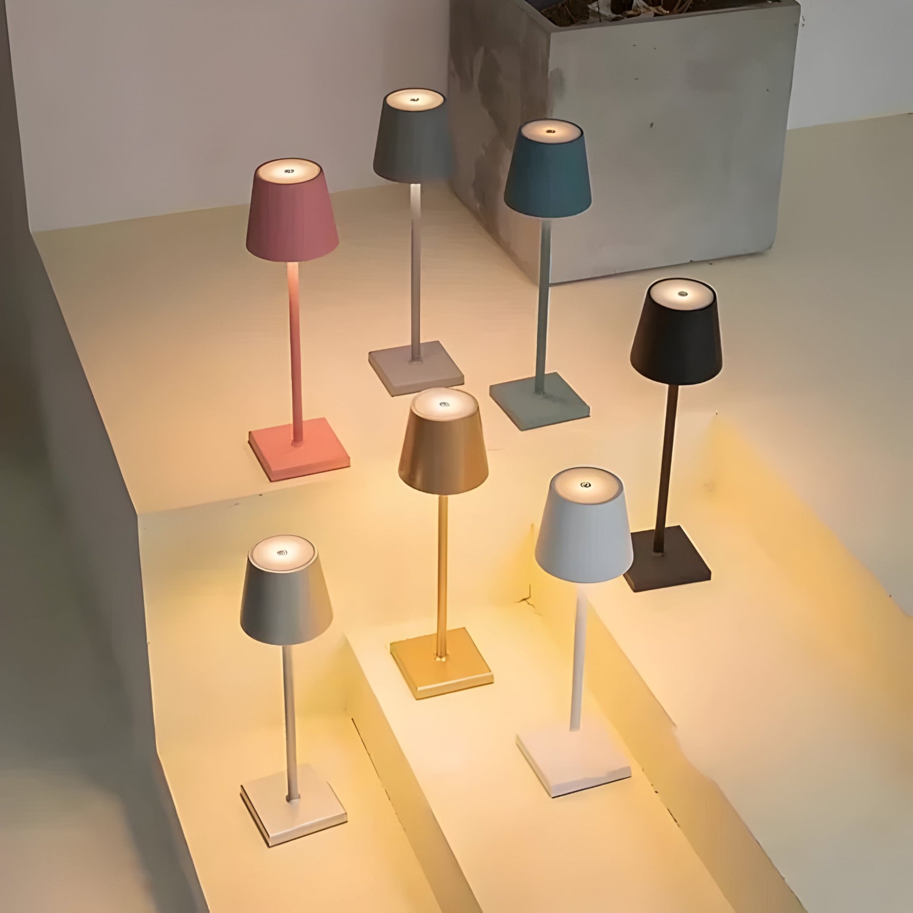 Nordiclight | Draagbare Tafellamp - Stijlvolle Verlichting voor Elke Interieur - - Nordiclight | Draagbare Tafellamp - Stijlvolle Verlichting voor Elke Interieur - € - Pantinoshop