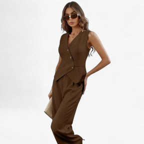 Women Outfit : Anika – Mouwloos pak voor moeiteloze elegantie in Roodbruin van Pantino