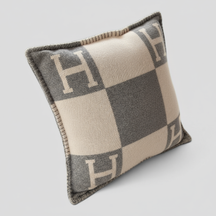 home & garden : Mercer | Designer Cashmere Deken - Luxe Warmte voor Thuis in Beige van Pantinoshop