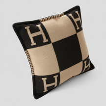 home & garden : Mercer | Designer Cashmere Deken - Luxe Warmte voor Thuis in Khaki van Pantinoshop
