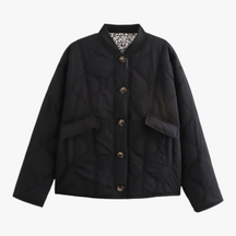 Damesbuitenjassen : Carina | Dames Gewatteerd Winterjack met Dierenprint in Zwart van Pantino