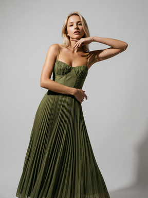 Elegante geplooide damesjurk met dunne bandjes - Zomerse midi-jurk