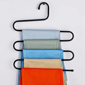 Hanger voor de pantalon | S-vormige steun met 5 lagen - Ruimtebesparend in de kast (1 + 1 GRATIS) - Zwart - Hanger voor de pantalon | S-vormige steun met 5 lagen - Ruimtebesparend in de kast (1 + 1 GRATIS) - €25 - Pantino