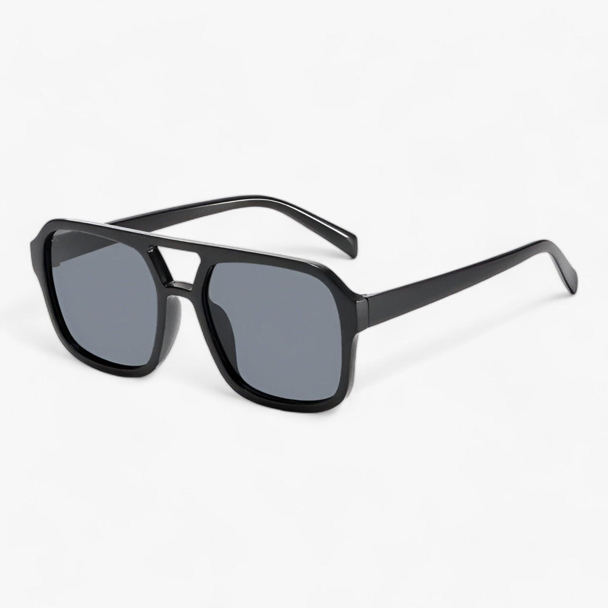 Sunglasses : ICONIC | Vintage vierkante zonnebril: stijlvolle oogbescherming voor alle gelegenheden in Zwart van Pantino