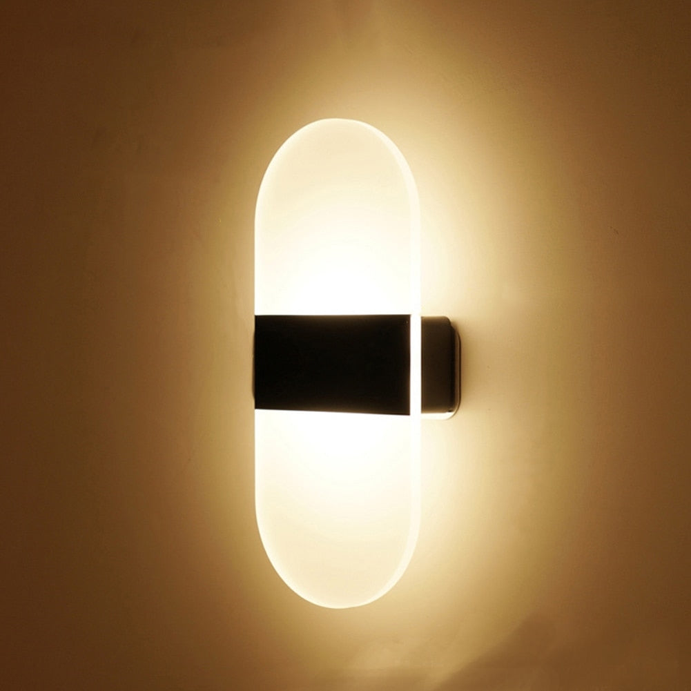 Verlichting : Lumos | Moderne Bewegingslamp voor Elk Interieur in Boog - Warm Wit van Pantino