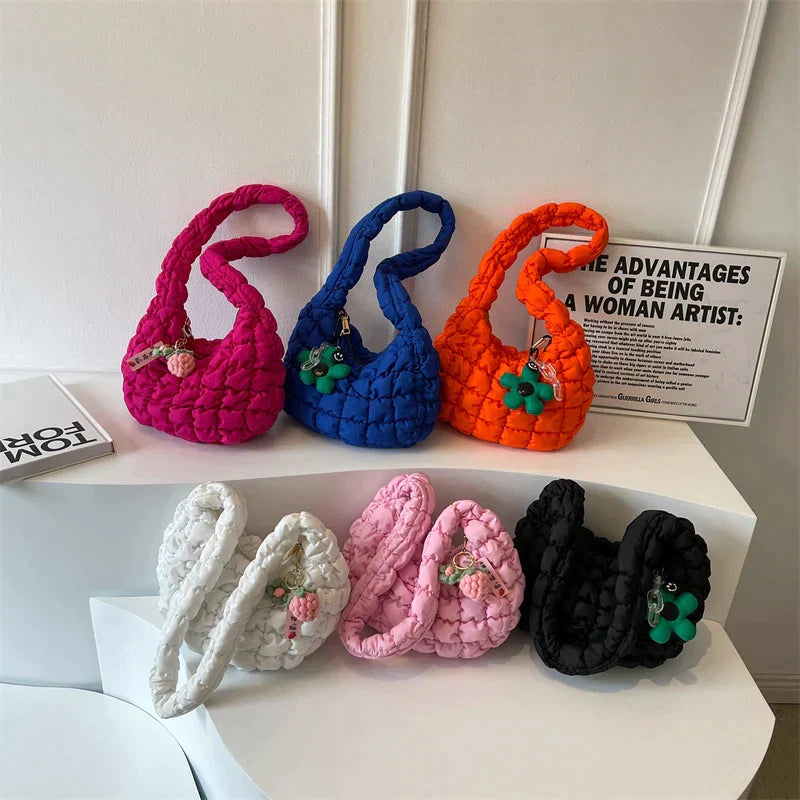 bags : Veala | Cloud Quilt geplooide schoudertas in van Pantino