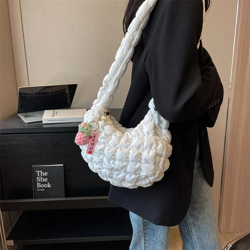 bags : Veala | Cloud Quilt geplooide schoudertas in van Pantino