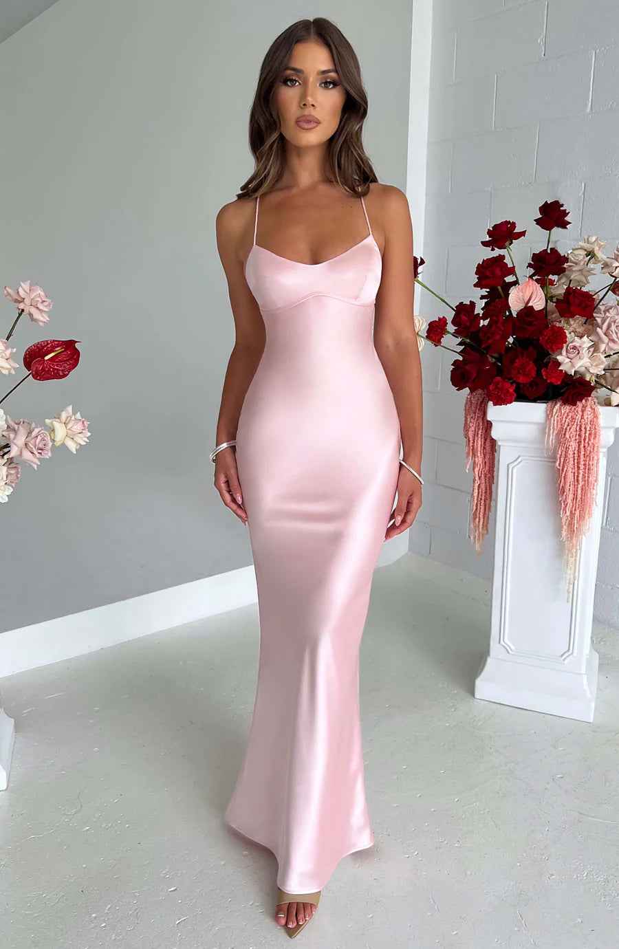 Lange damesjurk van elegant satijn, zacht polyester, perfect
