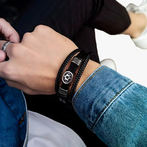 David | Stijlvol Meergaten Lederen Armband met Magneetsluiting - €25 : David | Stijlvol Meergaten Lederen Armband met Magneetsluiting in van Pantinoshop