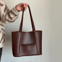 bags : Stella Top Handle Bag Black - Leer in Brown van Pantino