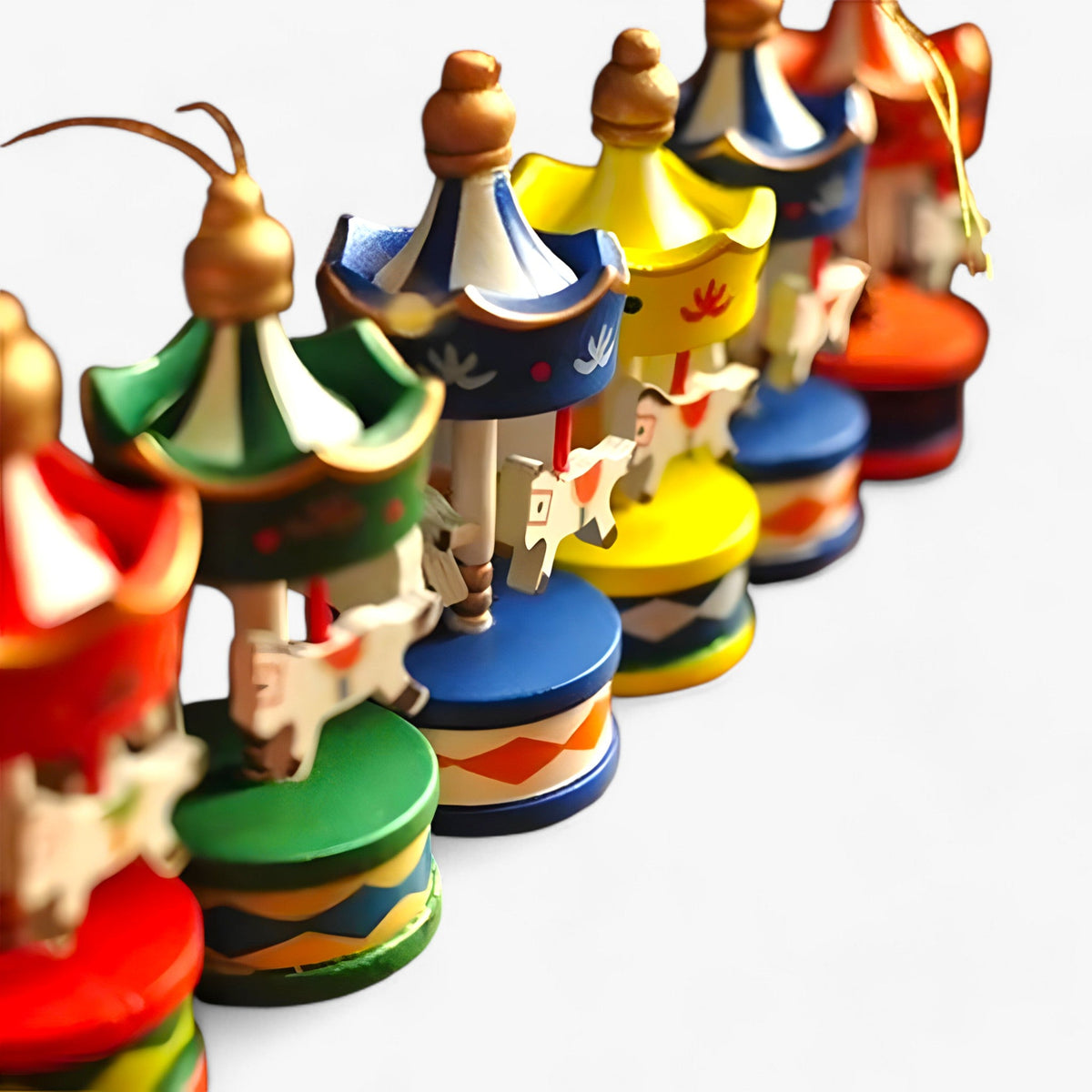 Draaimolen | Miniatuur Houten Paard Ornamenten voor Kerst - Vermaak en Cadeaus voor Kinderen - - Draaimolen | Miniatuur Houten Paard Ornamenten voor Kerst - Vermaak en Cadeaus voor Kinderen - €25 - Pantinoshop