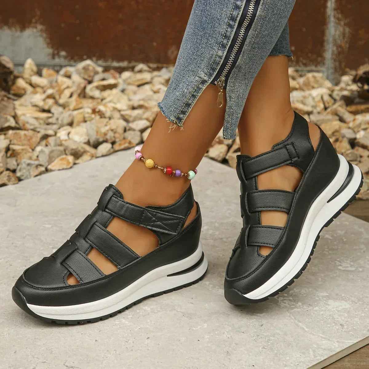 Sandales Femme Confort Cuir Noir Élégantes & Ergonomiques