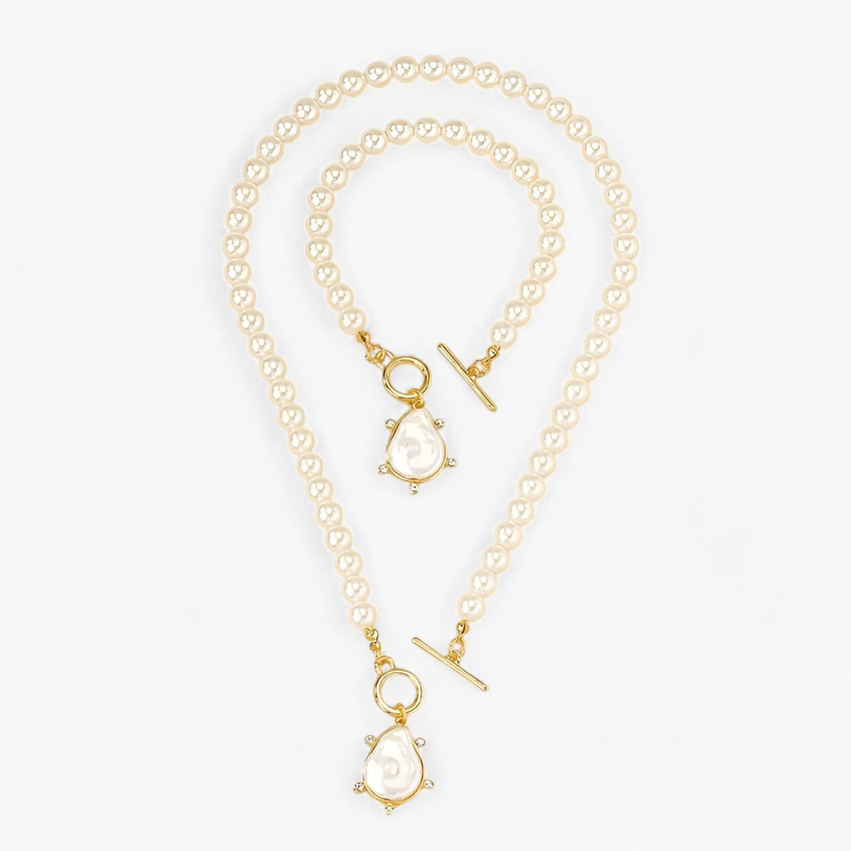 Paula | Set onregelmatige parelsieraden – Elegant en opvallend-€25 : Paula | Set onregelmatige parelsieraden – Elegant en opvallend in Wit van Pantinoshop