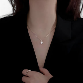 Jane| Zilvergeplateerde halsketting met zircon - elegante minimalistische charme - Platina - Jane| Zilvergeplateerde halsketting met zircon - elegante minimalistische charme - €25 - Pantino