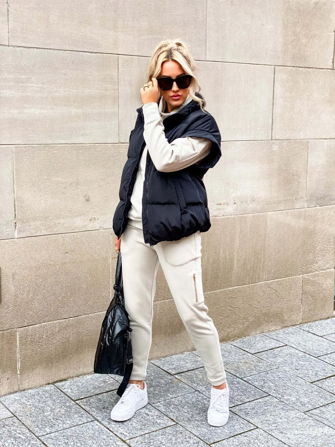 Elegant damejakke med trendy ærmer, efterårskollektion