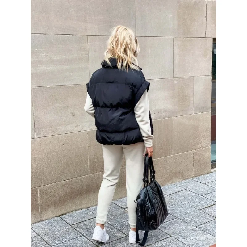 Elegant damejakke med trendy ærmer, efterårskollektion