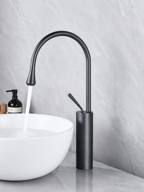 home & garden : Wastafelkraan Druppel Stijl Badkamer Draaibare Waterval Kranen - Goud Geborsteld Kort in grijs hoog van Pantino