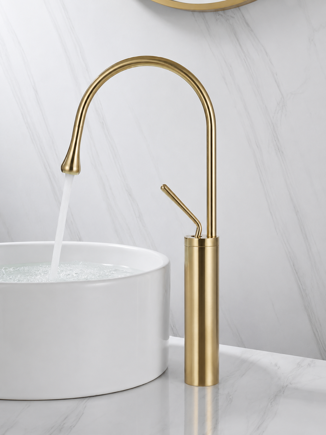 home & garden : Wastafelkraan Druppel Stijl Badkamer Draaibare Waterval Kranen - Goud Geborsteld Kort in Goud geborsteld hoog van Pantino