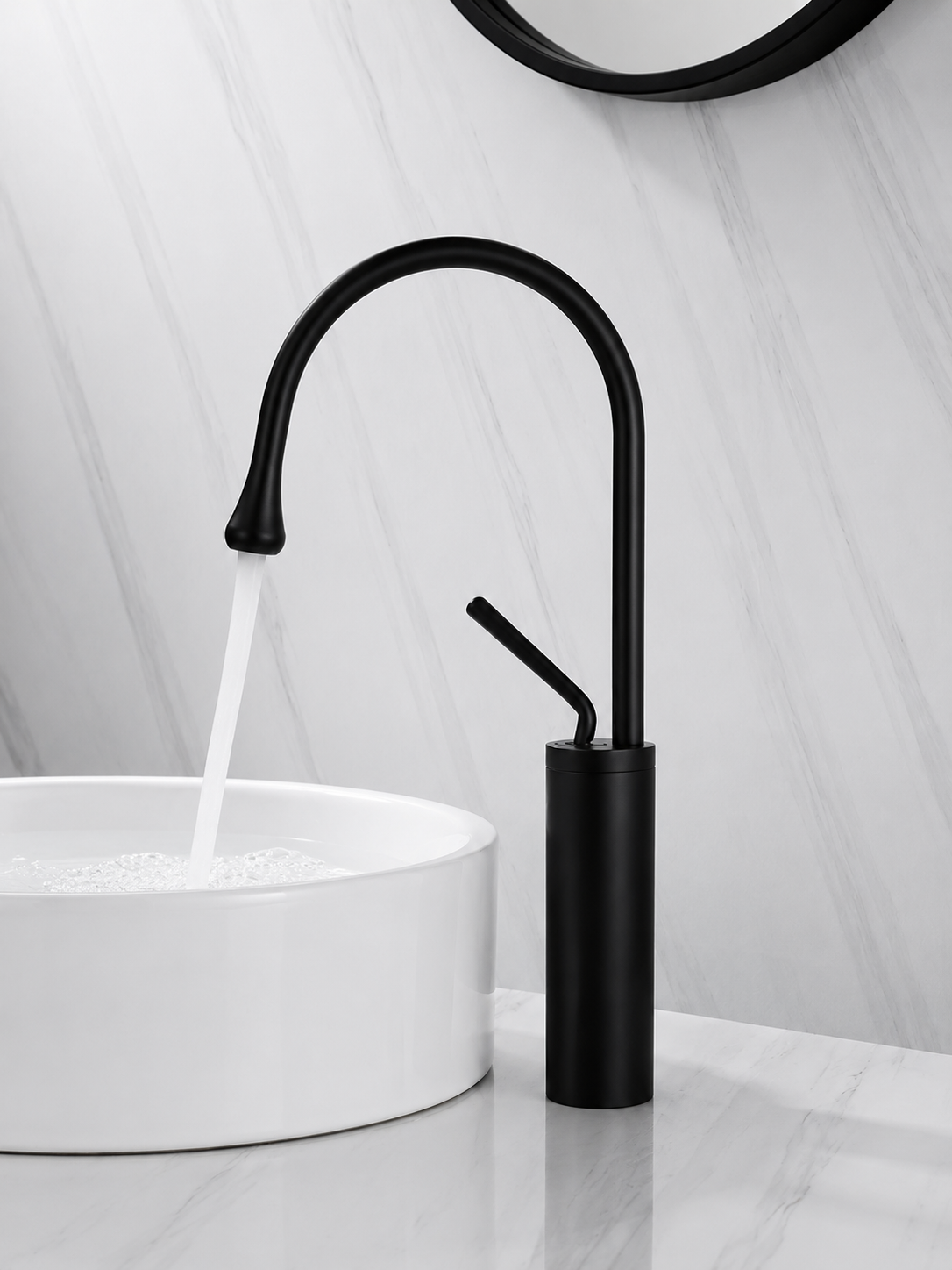 home & garden : Wastafelkraan Druppel Stijl Badkamer Draaibare Waterval Kranen - Goud Geborsteld Kort in zwart hoog van Pantino