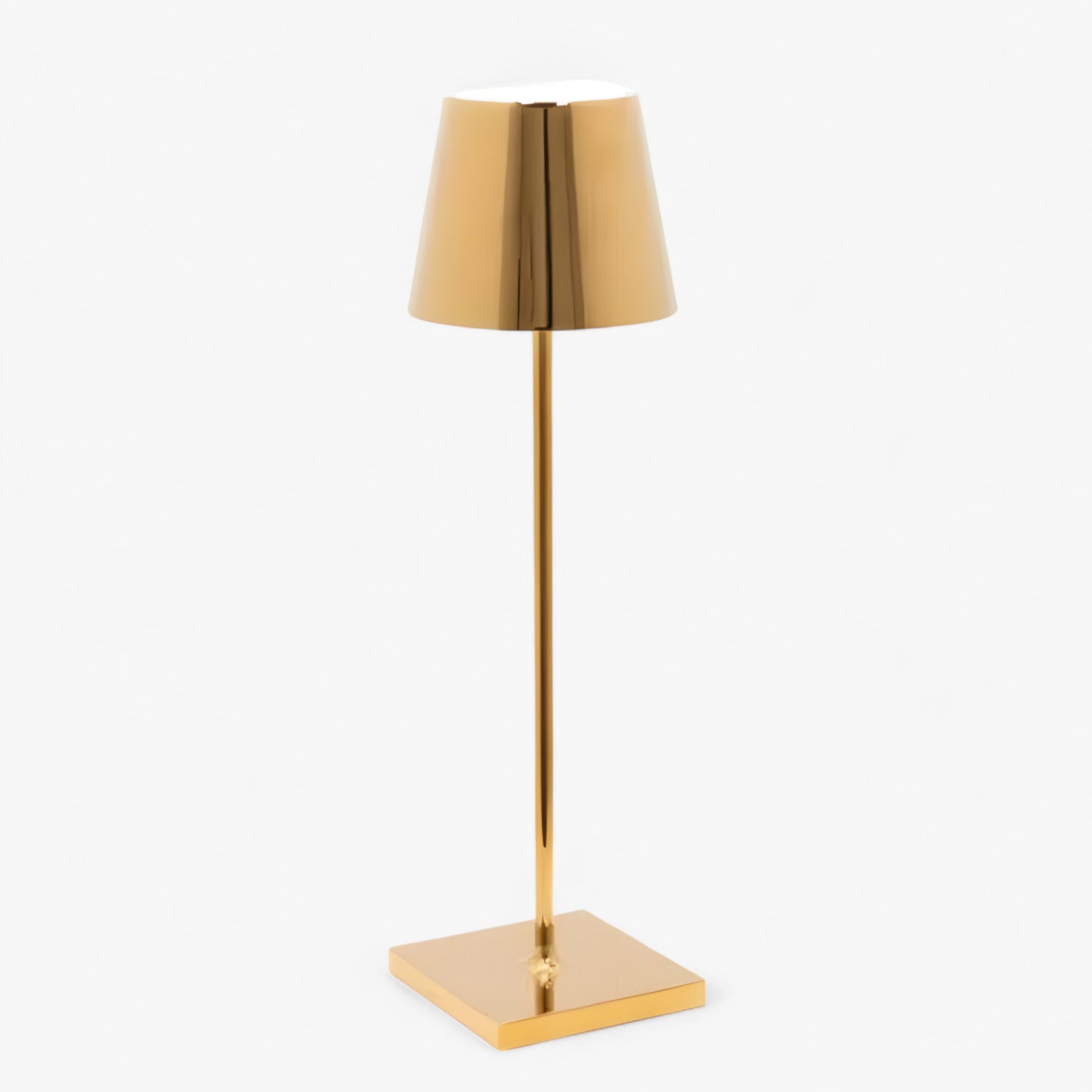 Nordiclight | Draagbare Tafellamp - Stijlvolle Verlichting voor Elke Interieur - Goud - Nordiclight | Draagbare Tafellamp - Stijlvolle Verlichting voor Elke Interieur - € - Pantinoshop