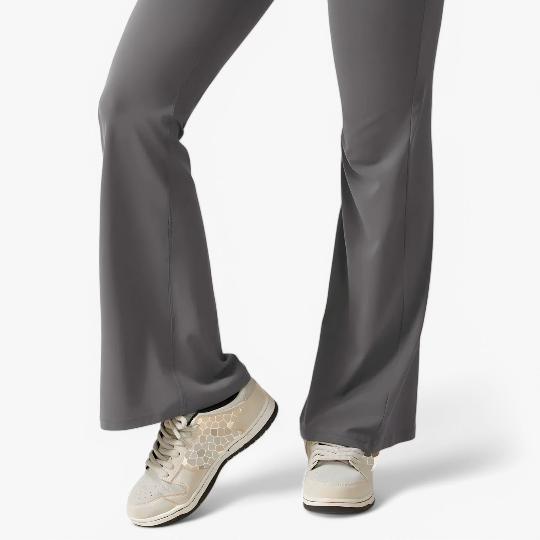 Elegant sort jumpsuit med dyb V-hals til damer