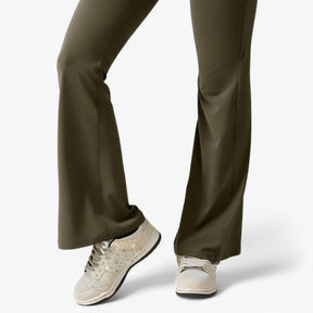 Elegant sort jumpsuit med dyb V-hals til damer