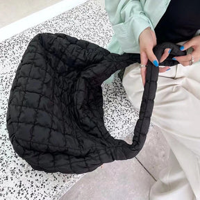 bags : Veala | Trendy Puffy Sling Bag voor Vrouwen in Zwart groot van Pantino
