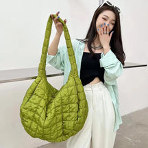 bags : Veala | Trendy Puffy Sling Bag voor Vrouwen in Groen groot van Pantino