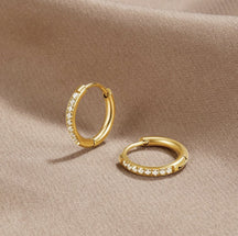 Earrings : Oorbellen Goud - Eternity Crystal Roestvrij Staal in 18K Goud van Pantino
