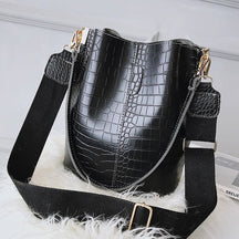 bags : Schoudertas Dames - Elegante Enkele in Black van Pantino