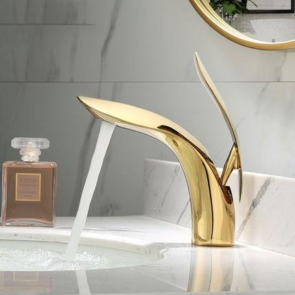 Hans - Luxe gebogen kraan voor de badkamer - Goud - Faucets - Pantino