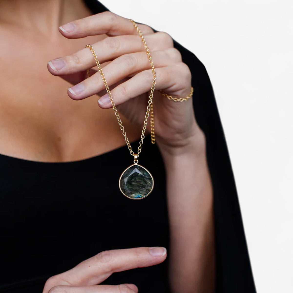 Labradoriet Ketting 2 - €20 : Natuurlijke Labradoriet Gouden Halsketting in van Pantino