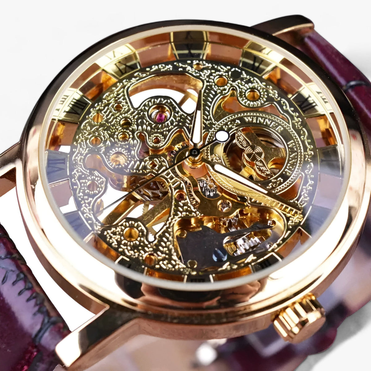 Mechanisch horloge - Verfijnde stijl en precisie- €25 : Mechanisch horloge - Verfijnde stijl en precisie in Goudbruin van Pantinoshop