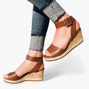 Athia™ - Sandales compensées en cuir vegan - Bruin (Artikel binnenkort uitverkocht) - Athia™ - Sandales compensées en cuir vegan - €25 - Pantino