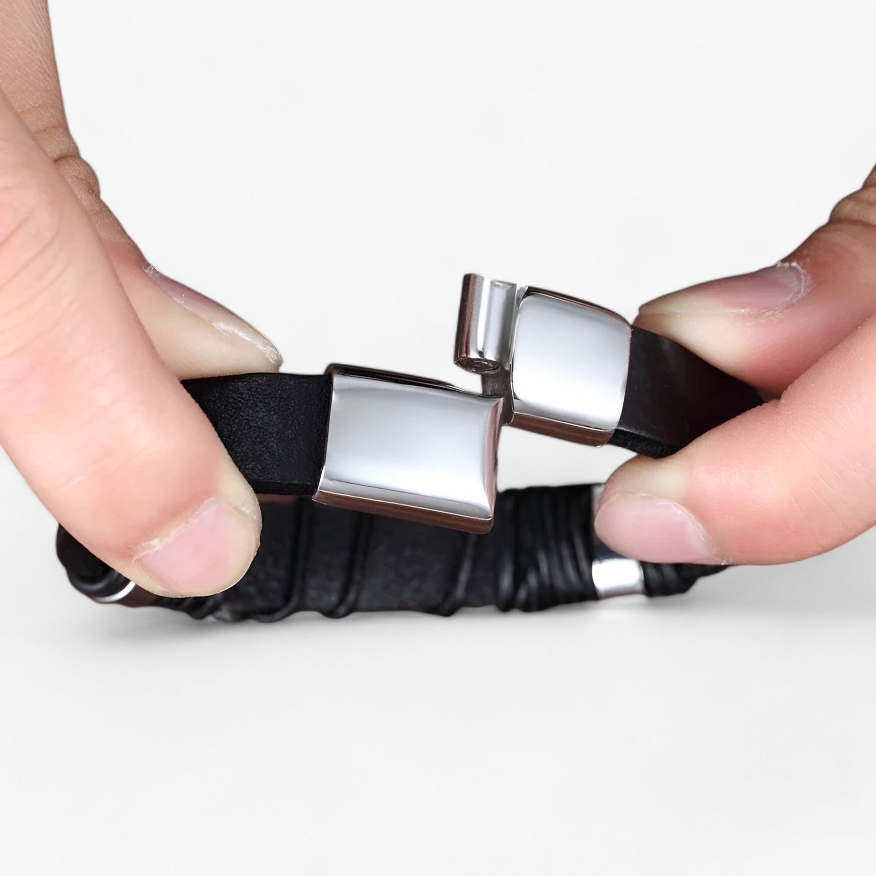 Echt leren armband - Verfijning en robuustheid gecombineerd - €25 : Echt leren armband - Verfijning en robuustheid gecombineerd in van Pantinoshop