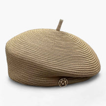 Elegante damesstrohoed met brede rand voor de zomerzon